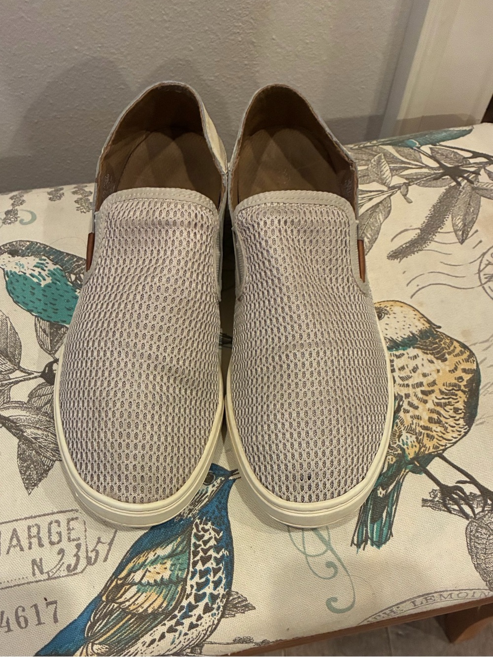 Olukai Pehuea Shoes - Women's size 9